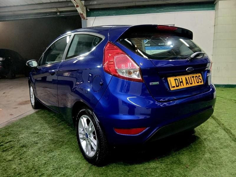 Used Ford Fiesta Zetec 2016 Blue Hatchback