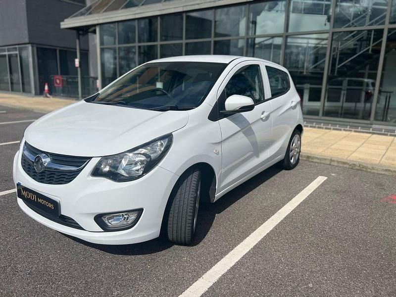 Used Vauxhall Viva 75 HP (55 kW) 2017 White Hatchback