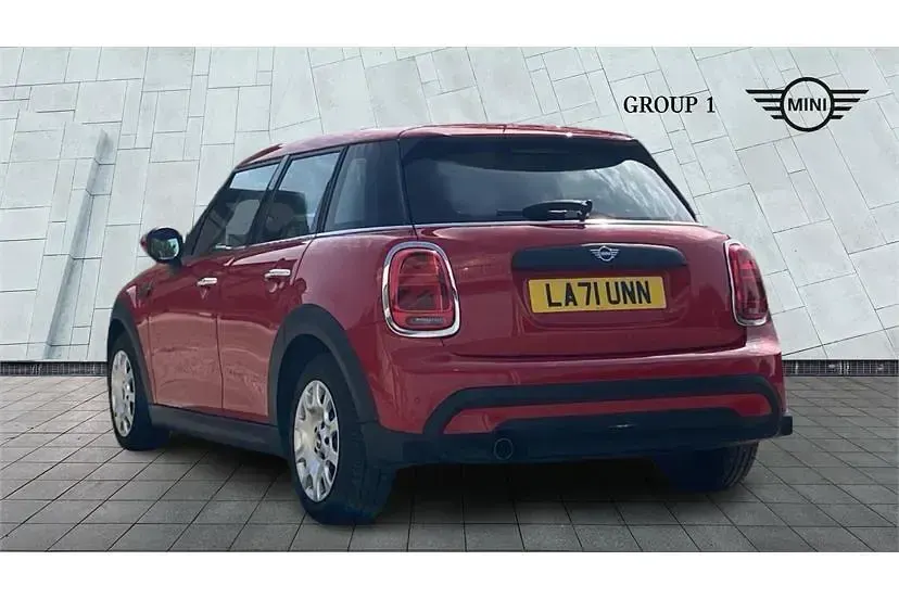 Used Mini ONE Classic 102 HP (75 kW) 2022 Red Hatchback
