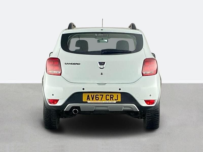 Used Dacia Sandero Lauréate 90 HP (66 kW) 2017 White Hatchback