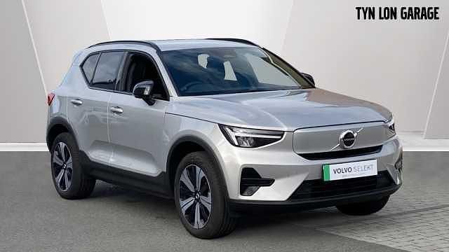 Silver Used 2023 Volvo XC40 Core SUV | £27,998 (A bit pricey) - Image 1/4