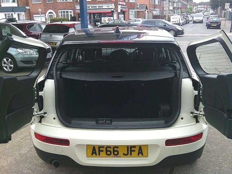 Used Mini Cooper Clubman 2016 White Estate