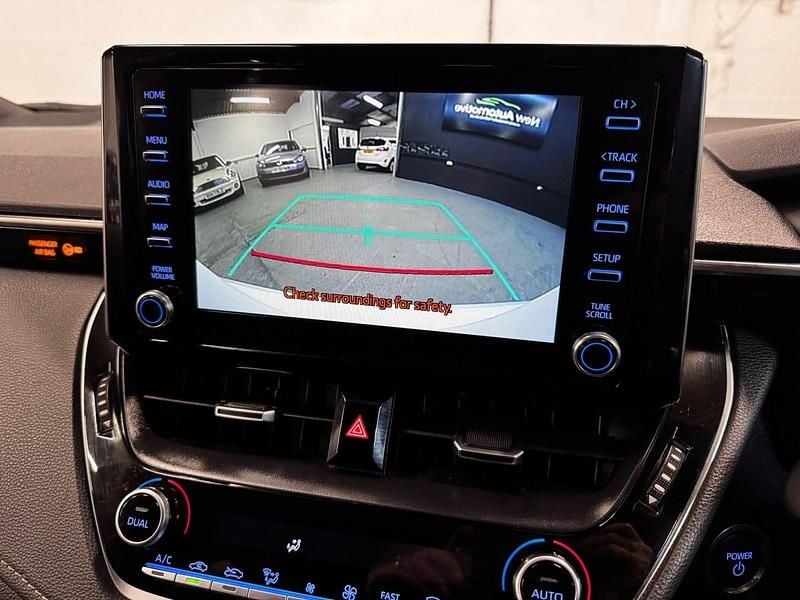 Used Toyota Corolla 2020 White Hatchback