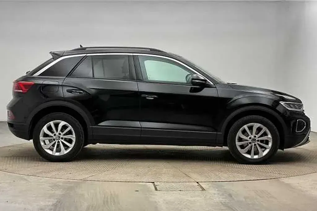 Used VW T-Roc Match 150 HP (110 kW) 2025 Black SUV
