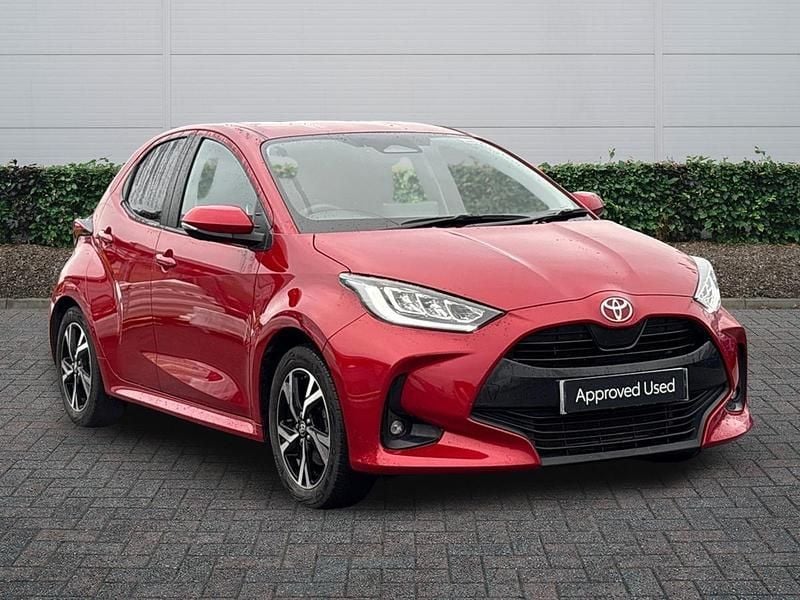 Used Toyota Yaris Hybrid Design 2024 Red Hatchback