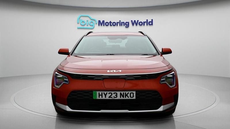 Used Kia e-Niro 147 kW (201 HP) 2023 Orange SUV