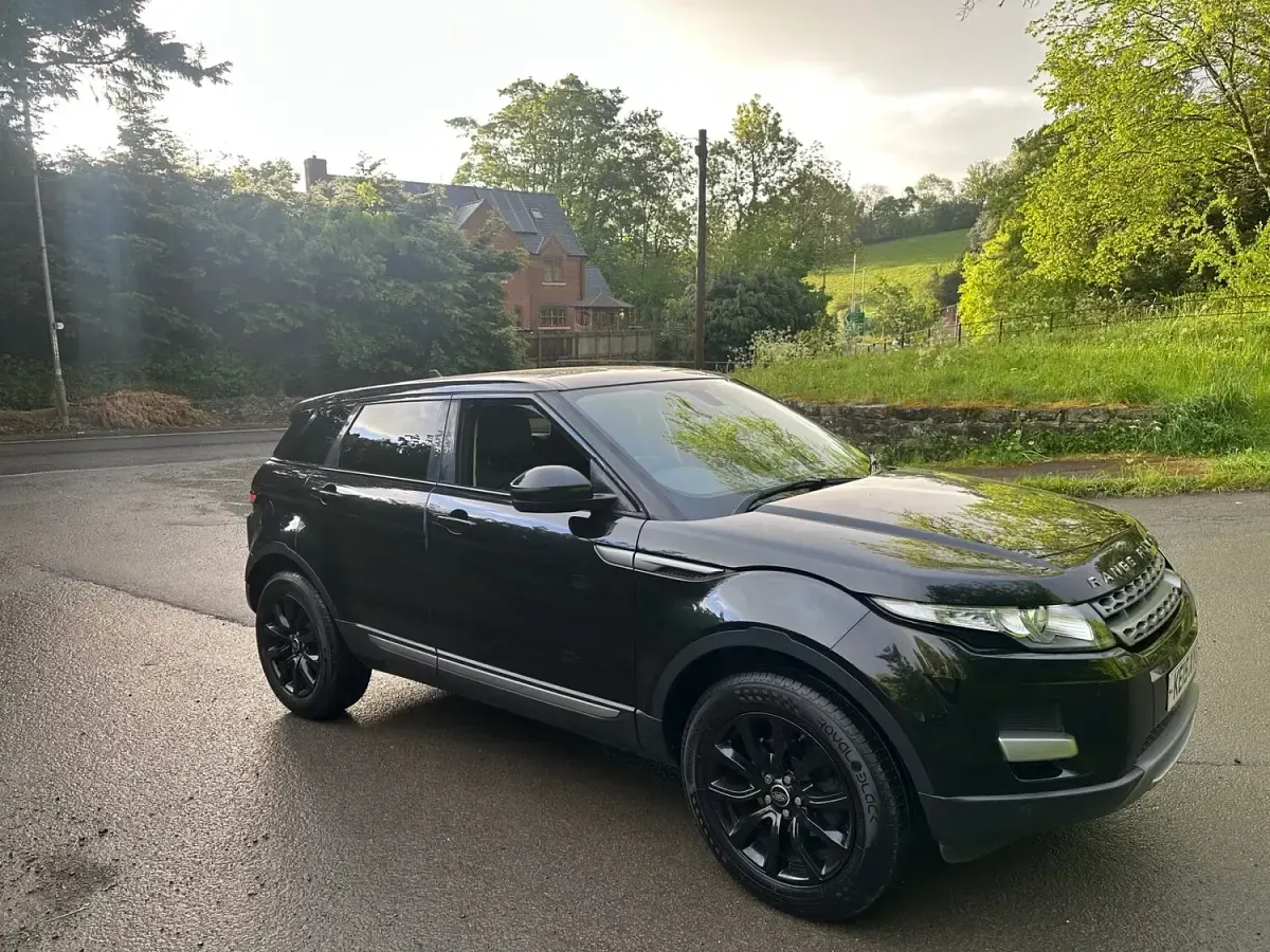 Used Land Rover Range Rover evoque Pure 150 HP (110 kW) 2015 Black Estate