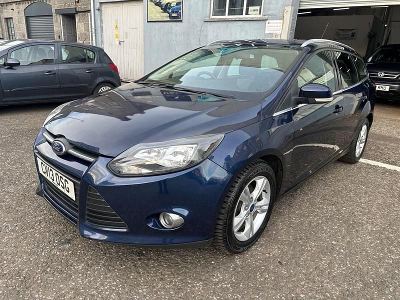 Used Ford Focus Zetec 2013 Blue Estate