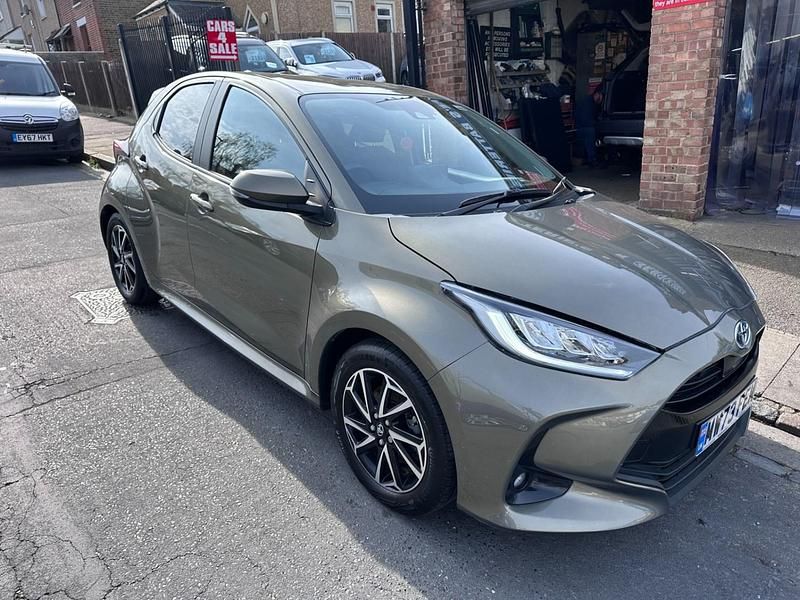 Used Toyota Yaris Hybrid Design 2023 Bronze Hatchback
