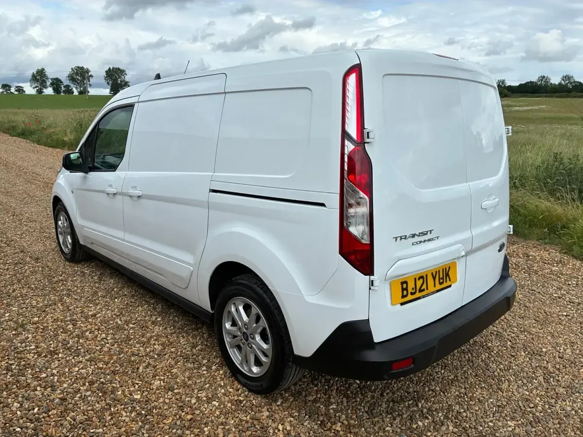Used Ford Transit Connect Limited 120 HP (88 kW) 2021 White MPV