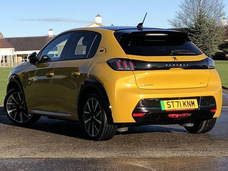 Used Peugeot e-208 Premium 100 kW (136 HP) 2021 Yellow Hatchback