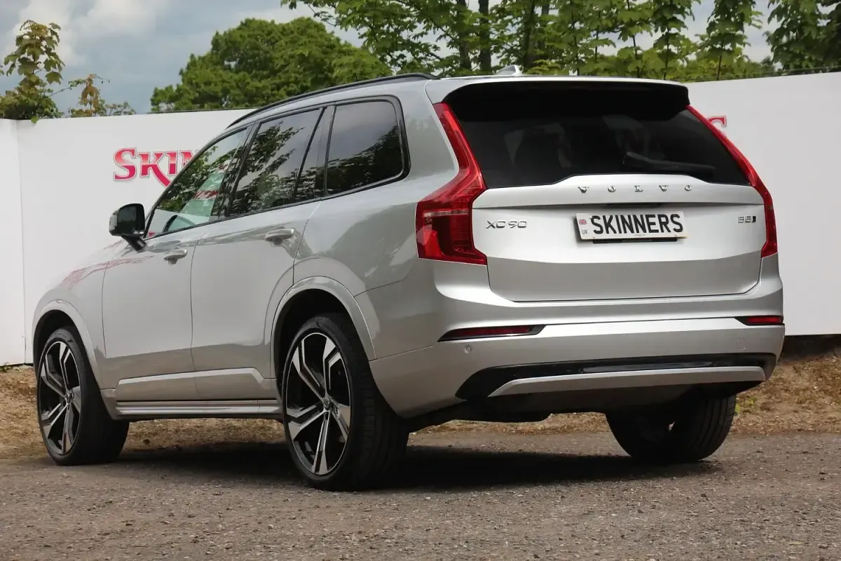 Used Volvo XC90 R-Design 250 HP (183 kW) 2022 Silver SUV