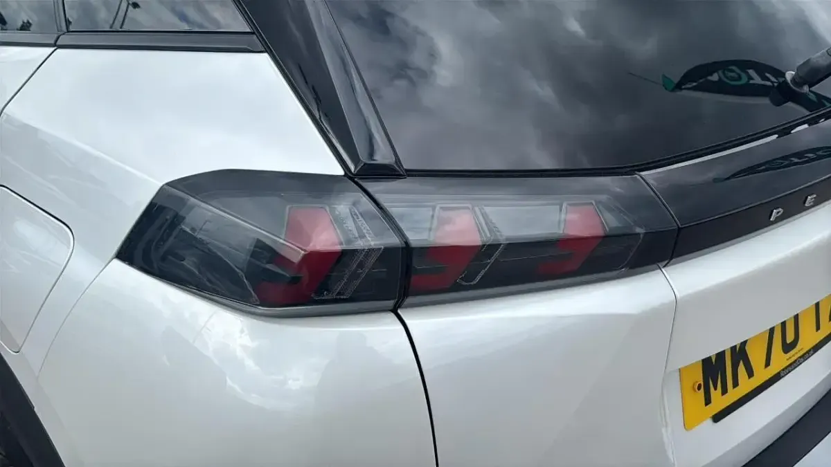 Used Peugeot 2008 Allure Premium 100 HP (73 kW) 2020 White SUV