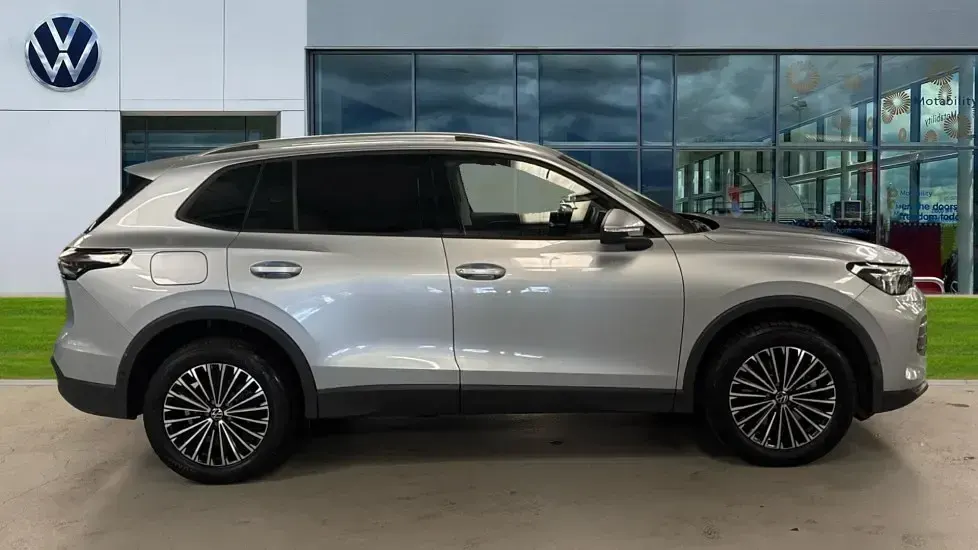 Used VW Tiguan Match 204 HP (150 kW) 2025 Oyster silver SUV