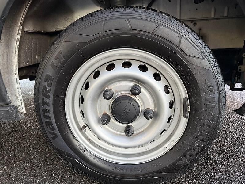 Usado Ford Transit 105 CV (77 kW) 2022 Blanco Van