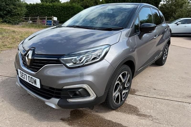 Grey/black Used 2017 Renault Captur Dynamique SUV | £7,250 (Fair price) - Image 1/1