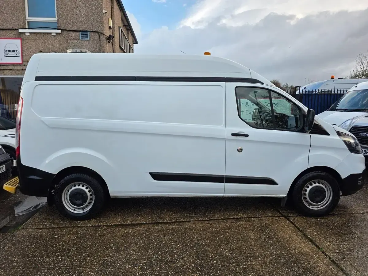 Used Ford Transit Custom 130 HP (95 kW) 2019 White Van