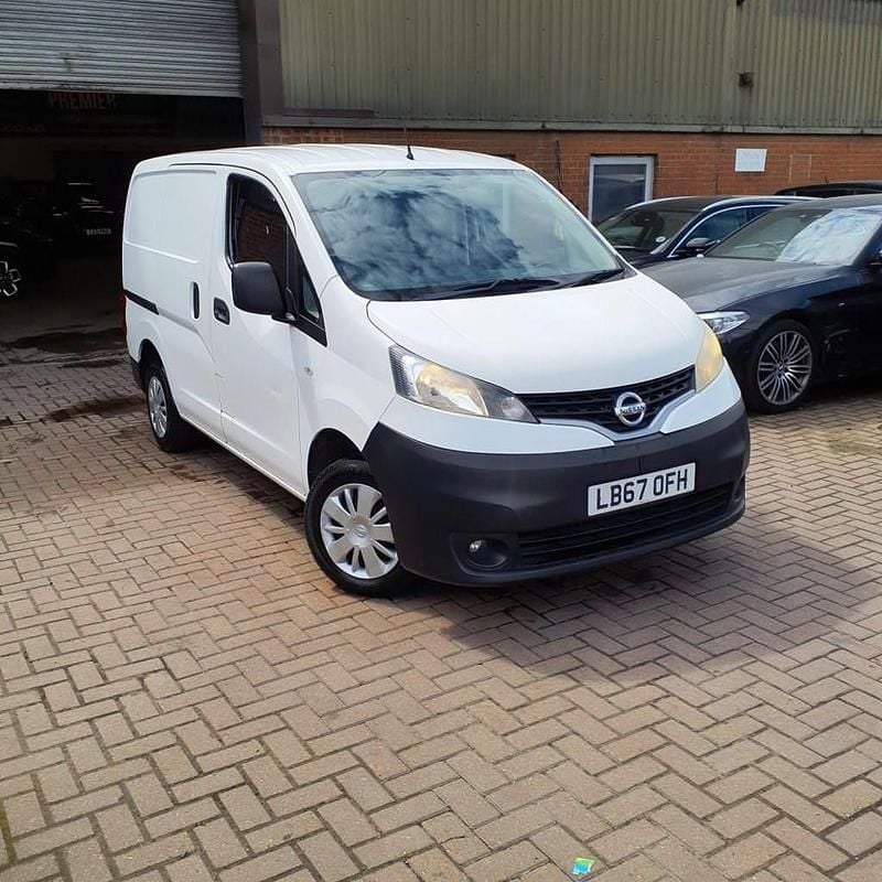 White Used 2017 Nissan NV200 Acenta Van | £7,480 (Super price) - Image 1/4