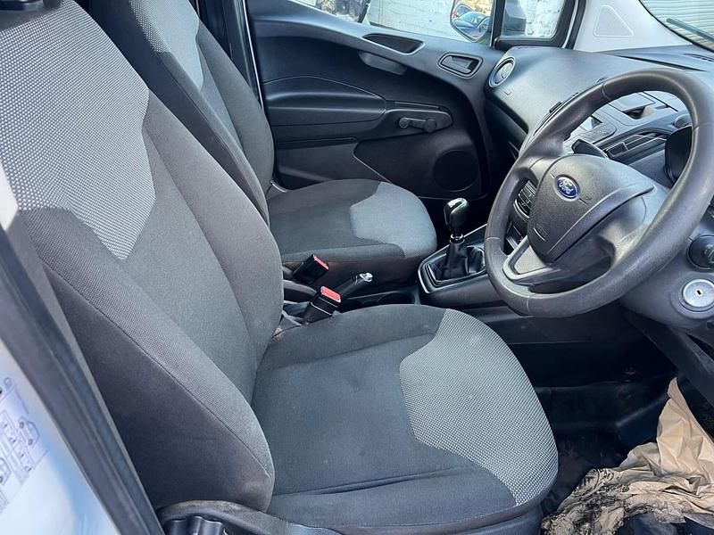 Usado Ford Transit 2019 Blanco Van