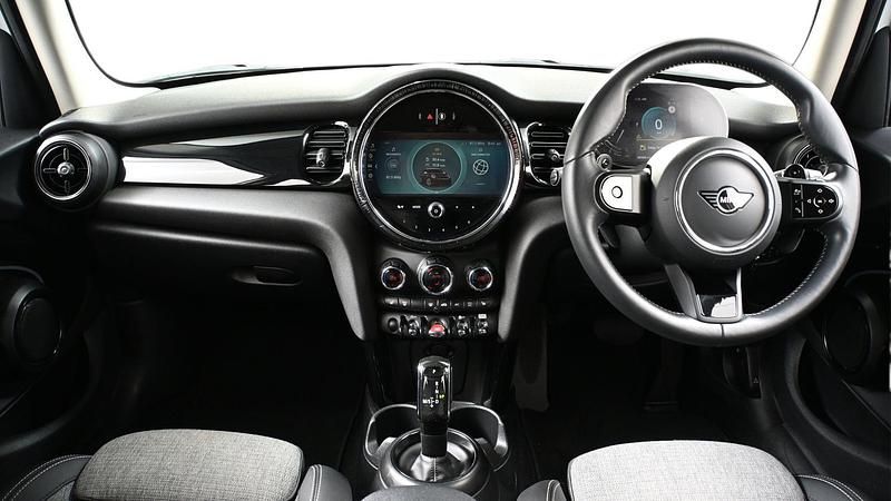 Used Mini Cooper S Classic 176 HP (129 kW) 2024 White Hatchback