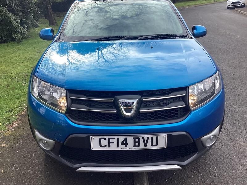 Used Dacia Sandero Lauréate 2014 Blue Hatchback