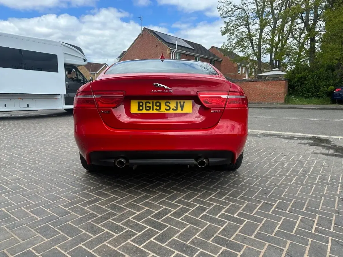 Used Jaguar XE Ingenium 200 HP (147 kW) 2019 Red Sedan