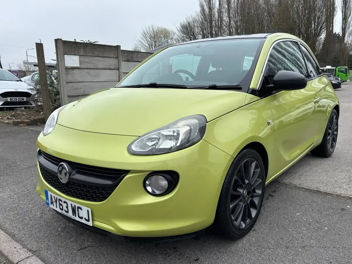 Begagnad Vauxhall Adam Glam 70 HK (51 kW) 2013 Gul Halvkombi
