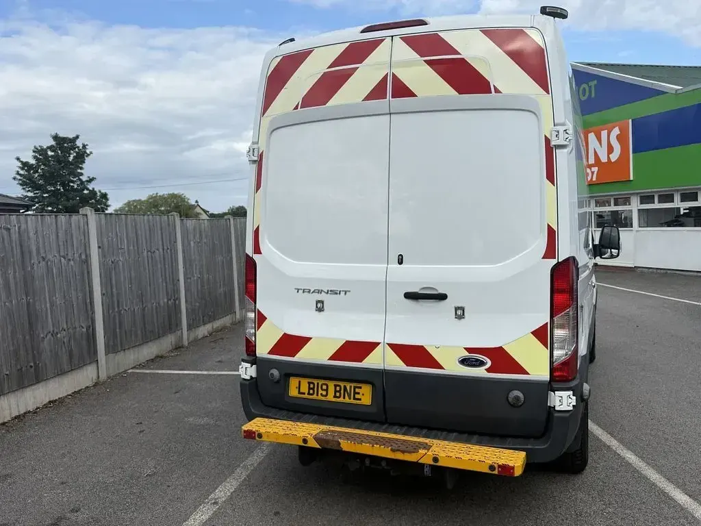 Used Ford Transit 130 HP (95 kW) 2019 White Van