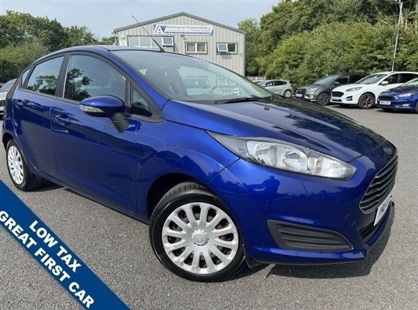Blue Used 2015 Ford Fiesta Style Hatchback | £6,499 (Fair price) - Image 1/1