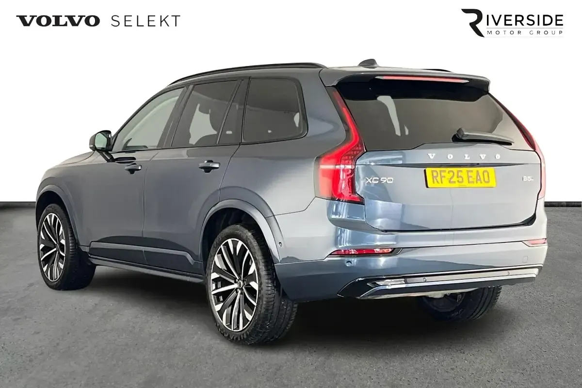 Used Volvo XC90 Ultra 455 HP (334 kW) 2025 Denim blue SUV