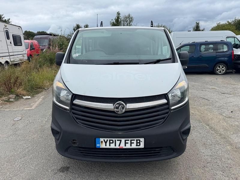 Second-hand Vauxhall Vivaro 115 CP (84 kW) 2017 Alb Monovolum