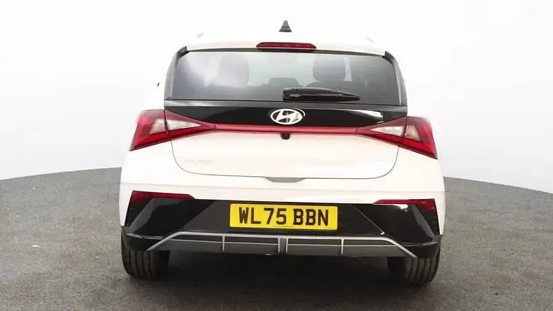 New Hyundai i20 Premium 100 HP (73 kW) 2025 White Hatchback