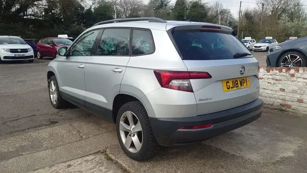 Używany Skoda Karoq SE 115 KM (84 kW) 2018 Srebrny SUV