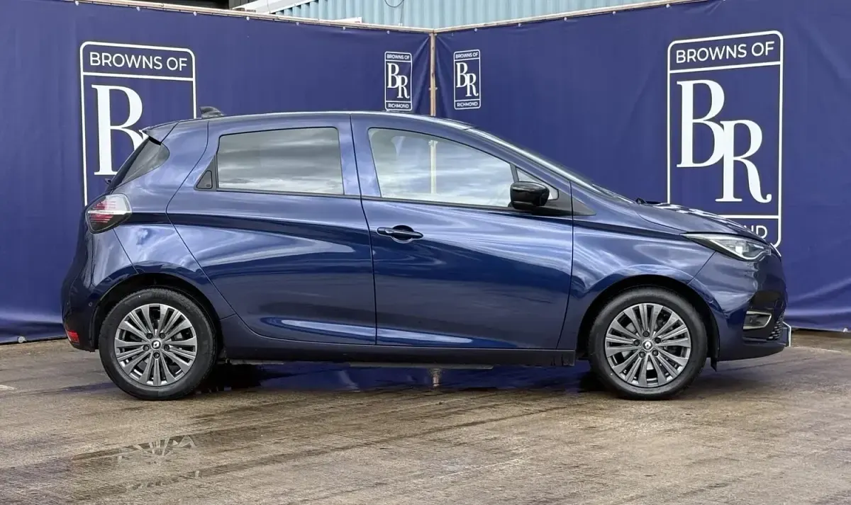 Used Renault Zoe Techno 100 kW (136 HP) 2023 Blue Hatchback