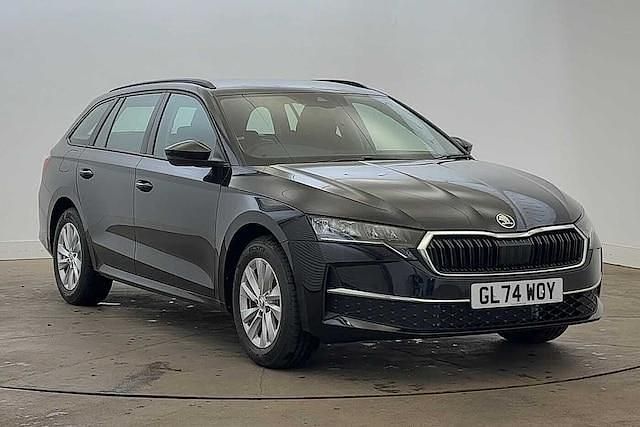 Black magic pearl effect New 2024 Skoda Octavia SE Technology Estate | £22,832 (Fair price) - Image 1/4