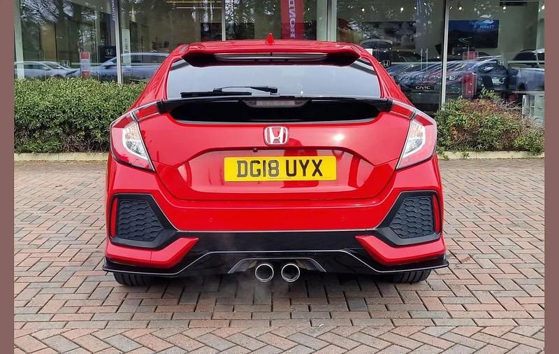 Used Honda Civic Sport 180 HP (132 kW) 2018 Red Hatchback