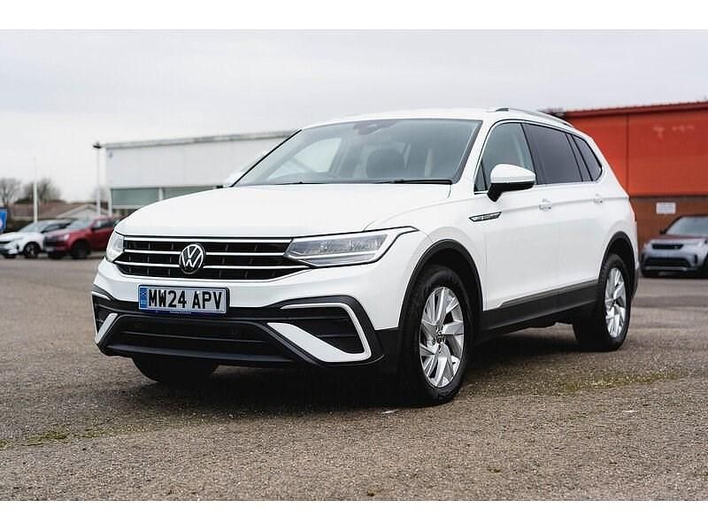 Used VW Tiguan Allspace Life 150 HP (110 kW) 2024 White SUV