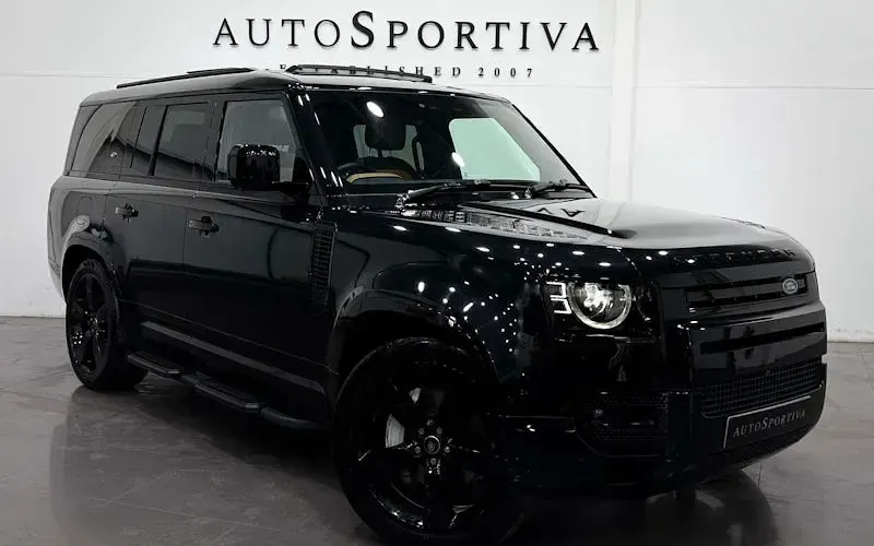 Begagnad Land Rover Defender HSE Dynamic 300 HK (220 kW) 2023 SUV
