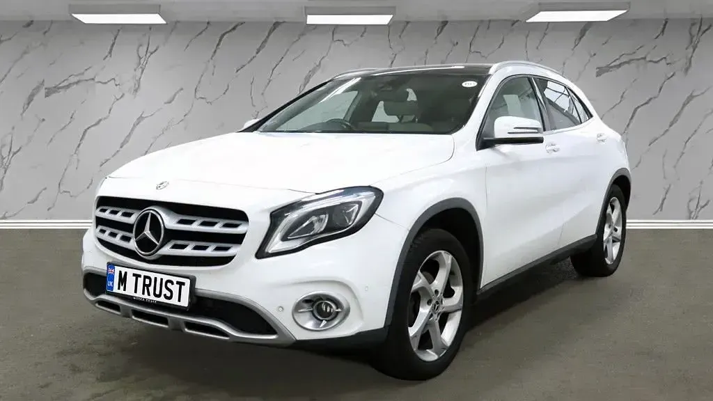 Used Mercedes GLA200 Premium Plus 156 HP (114 kW) 2019 White SUV