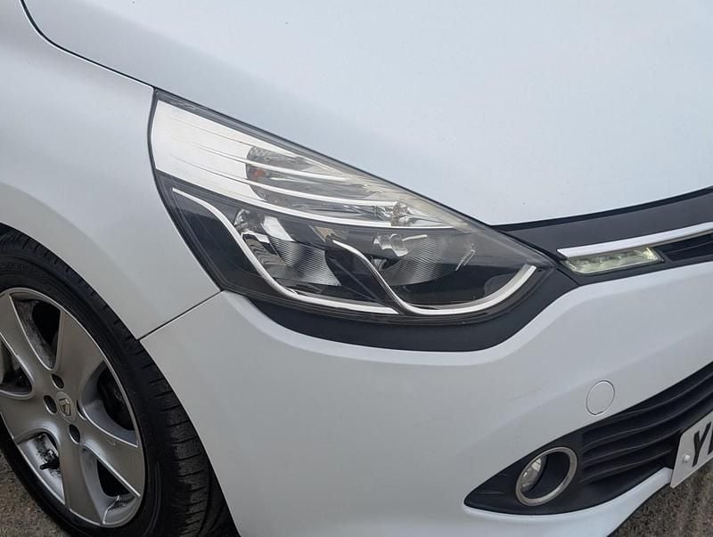Used Renault Clio IV Dynamique 2016 White Hatchback