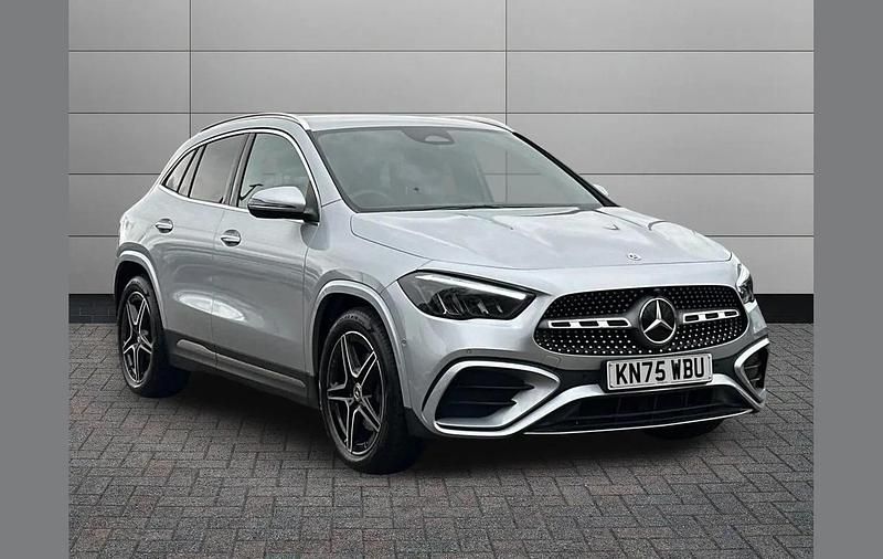 Used Mercedes GLA200 Executive 150 HP (110 kW) 2025 Silver SUV