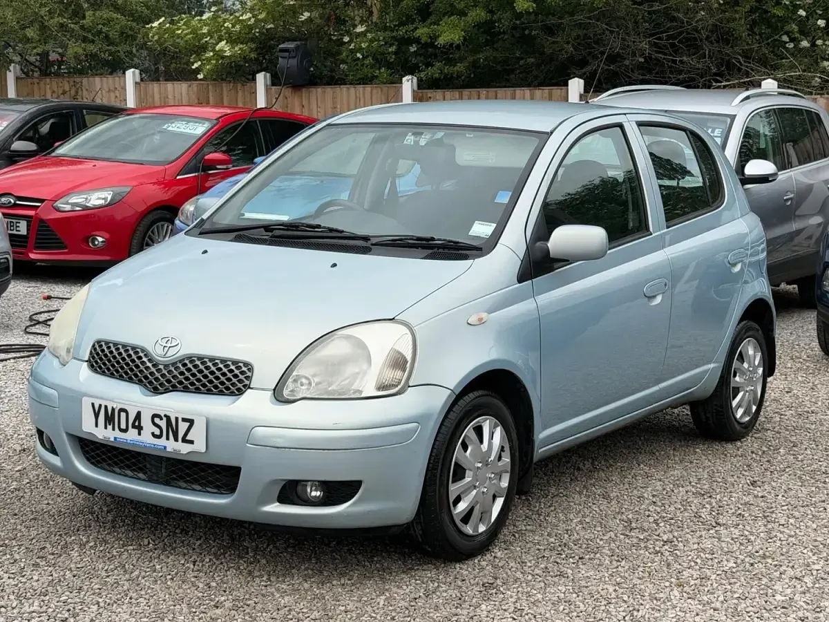 Used Toyota Yaris 2004 Silver Hatchback