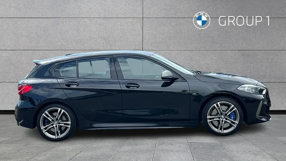 Używany BMW M135 Comfort Edition 306 KM (225 kW) 2021 Czarny Hatchback