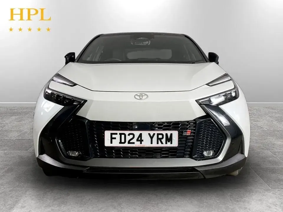 Second-hand Toyota C-HR Sport 223 CP (164 kW) 2024 Alb SUV