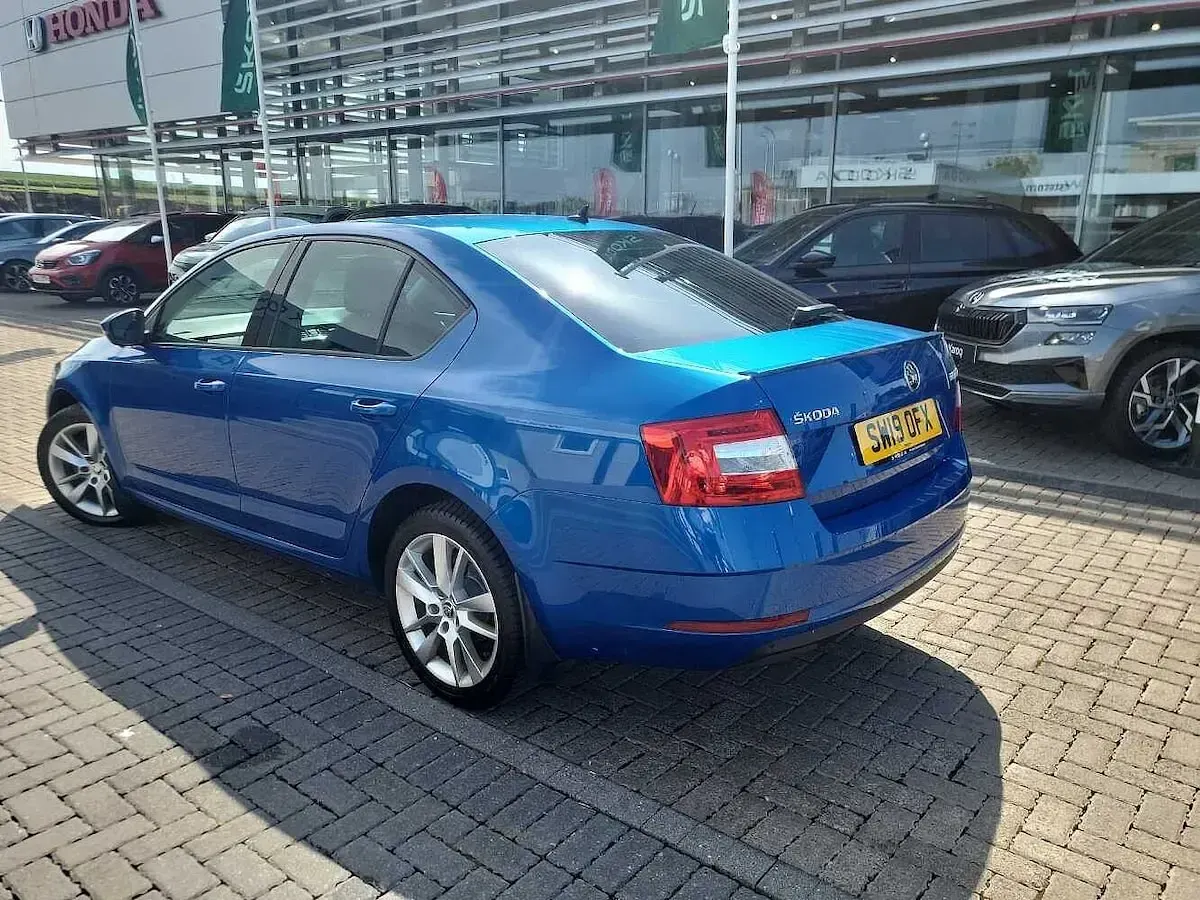 Used Skoda Octavia 110 HP (80 kW) 2019 Race blue metallic Hatchback