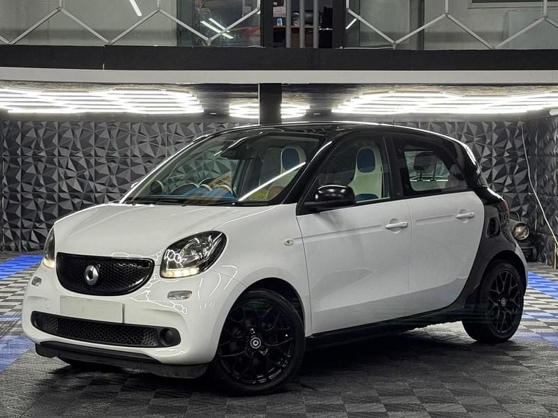 White Used 2015 Smart ForFour Proxy Hatchback | £3,495 (Fair price) - Image 1/4