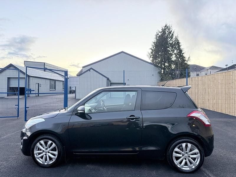 Used Suzuki Swift SZ4 94 HP (69 kW) 2014 Black Hatchback