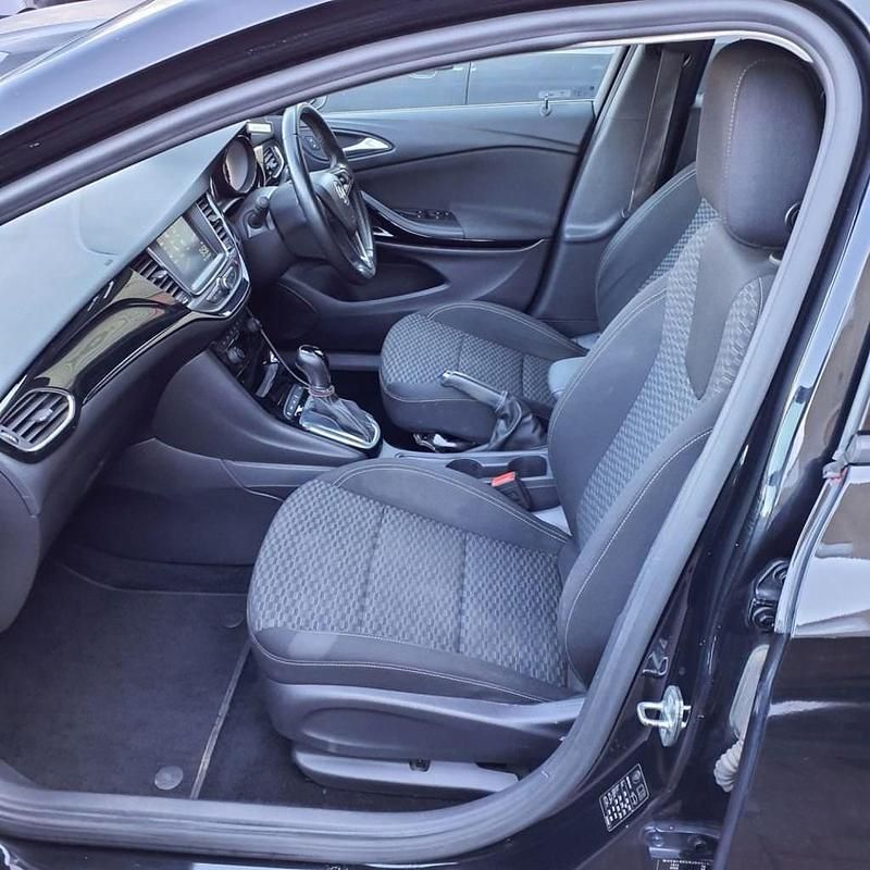Used Vauxhall Astra SRi 150 HP (110 kW) 2018 Black Estate