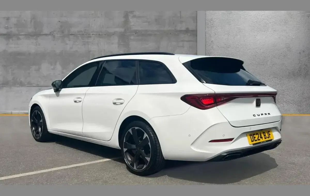 Usado Cupra Leon 150 CV (110 kW) 2024 Blanco Familiar