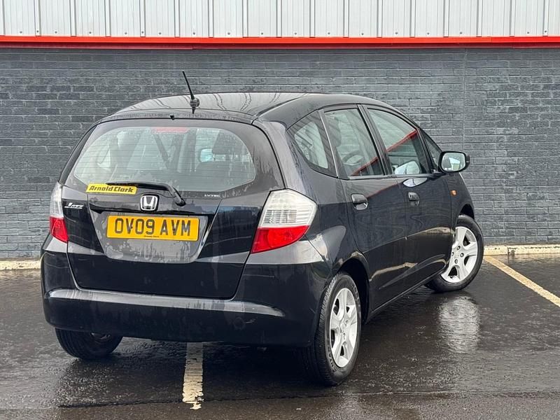 Begagnad Honda Jazz SE 90 HK (66 kW) 2009 Svart Halvkombi